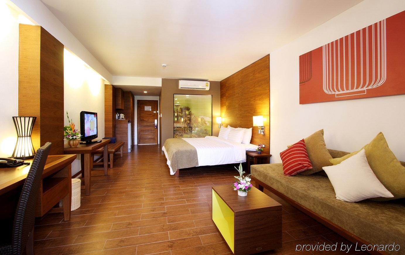 Kamala Beach Inn Phuket Exterior photo