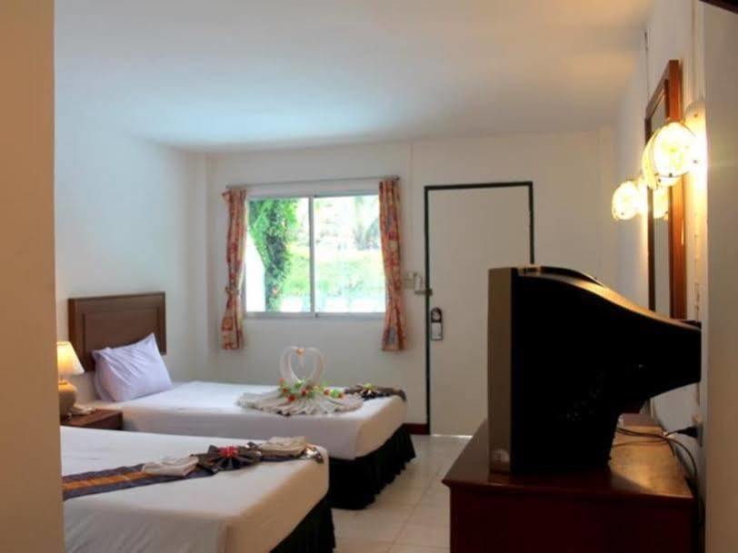 Kamala Beach Inn Phuket Exterior photo