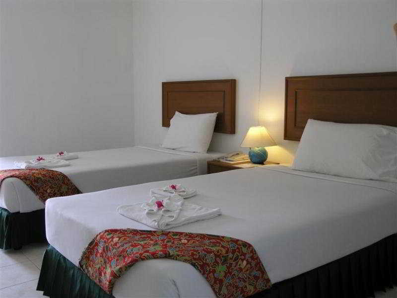 Kamala Beach Inn Phuket Exterior photo